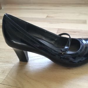 Black Patent Leather pumps size 7M